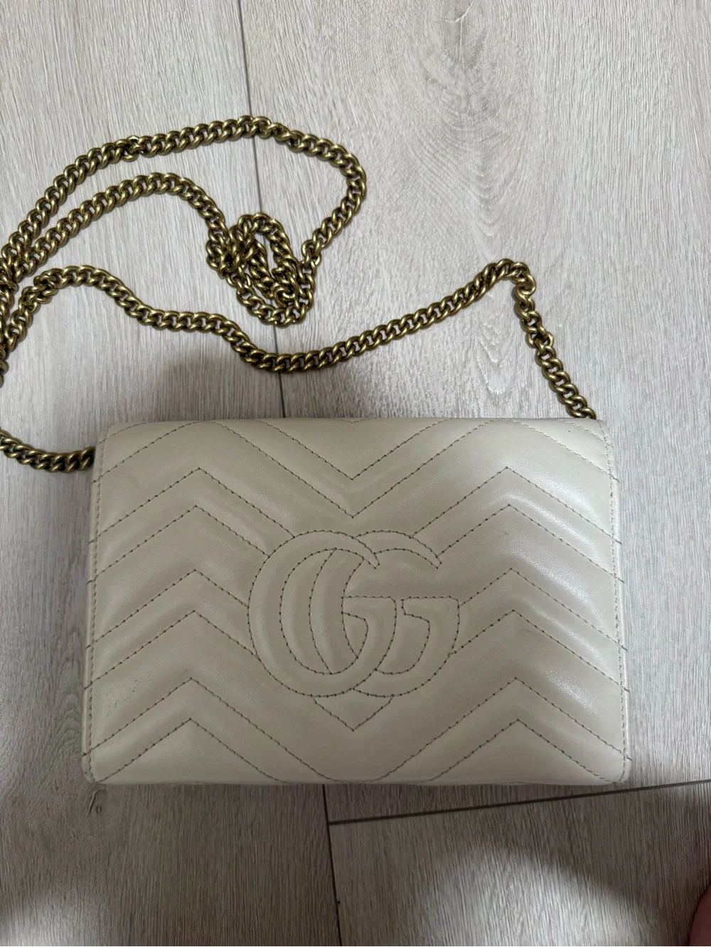 Gucci WALLET ON CHAIN GG MARMONT- GREAT CONDITION